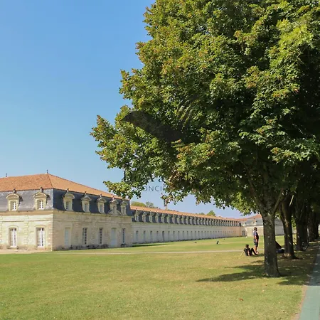 L'endroit - Agreable Studio Situe En Plein Centre-ville Апартаменты *