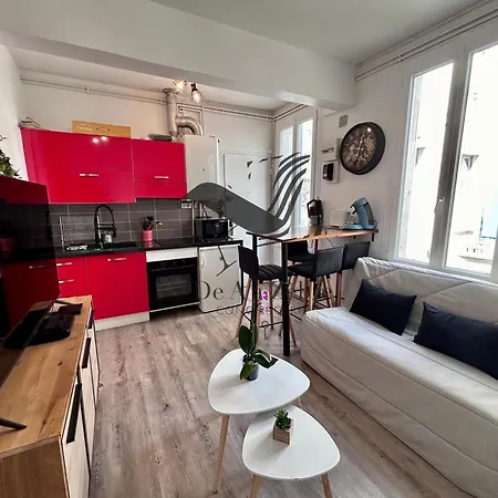 L'endroit - Agreable Studio Situe En Plein Centre-ville * Рошфор